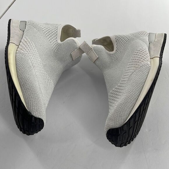 Urban Sport size 8 by J/Slides  Woman’s silver reptile print . - Picture 5 of 13